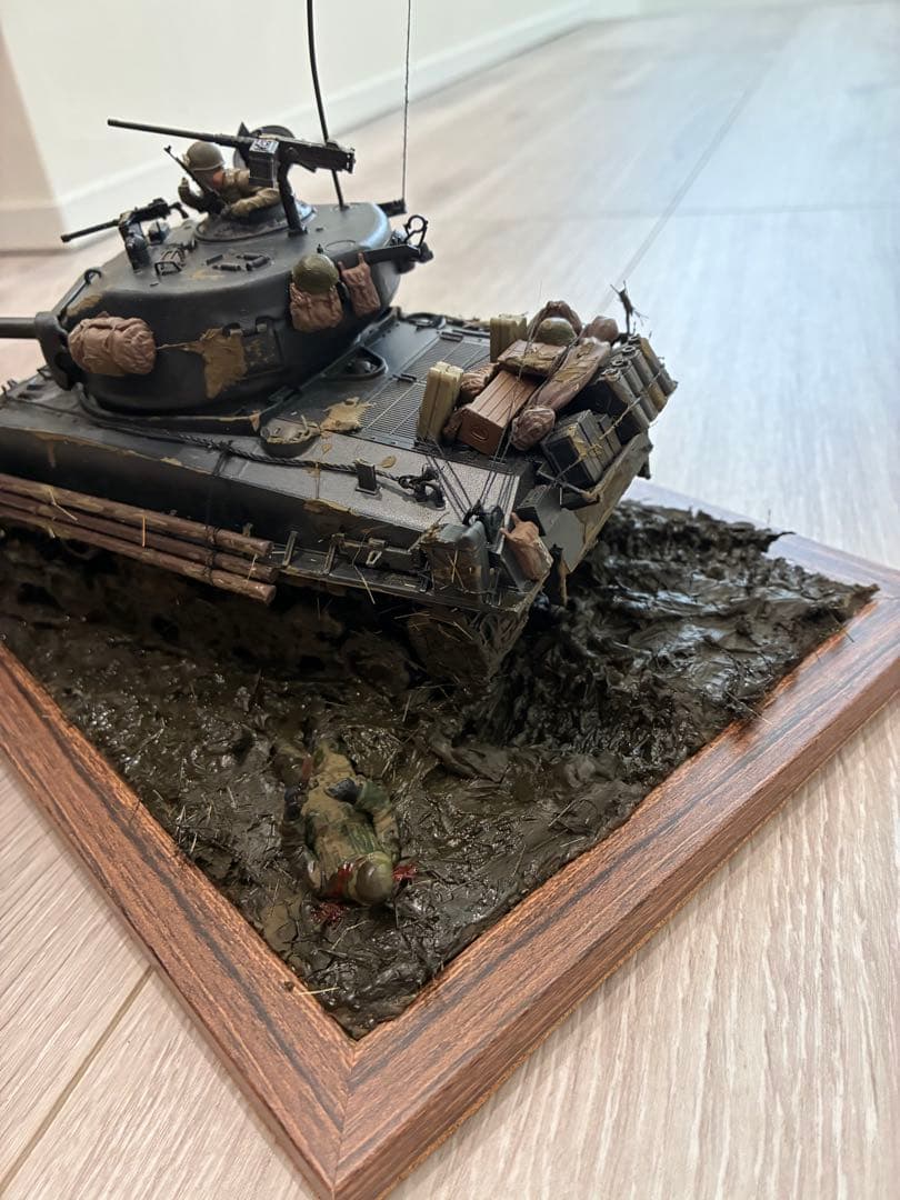 映画FURY風　シャーマン戦車　M4A3E8 完成塗装済