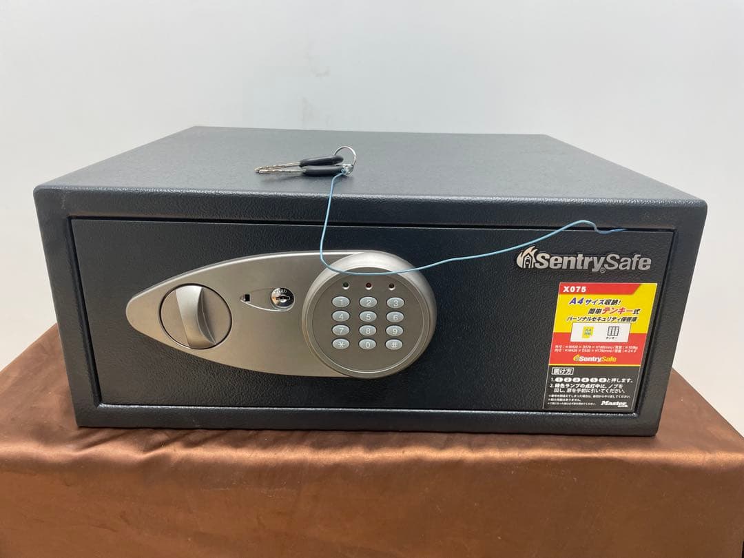 展示品 SentrySafe セントリーセーフX017 デジタル金庫 黒 鍵付き