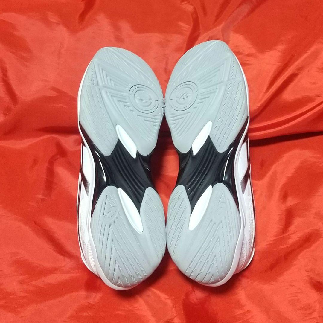 【新品未使用】アシックス　バレーボールシューズ