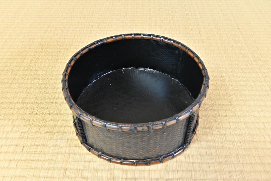 和田箐竺　唐物丸炭斗083