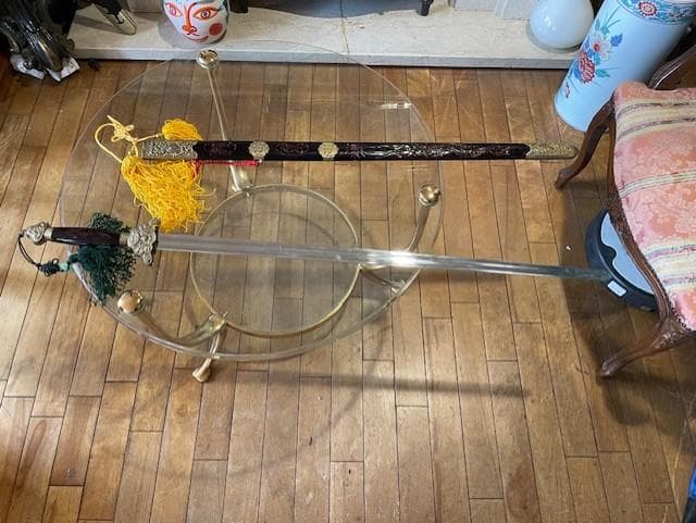 装飾的な日本刀