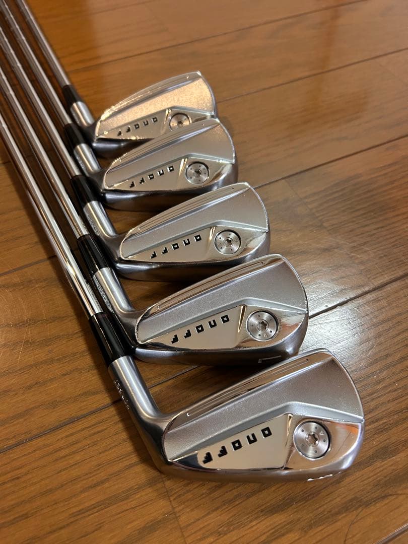 オノフ KURO フォージドアイアン MODUS3 TOUR 105S