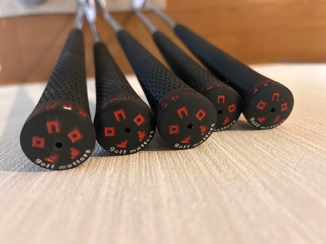 オノフ KURO フォージドアイアン MODUS3 TOUR 105S