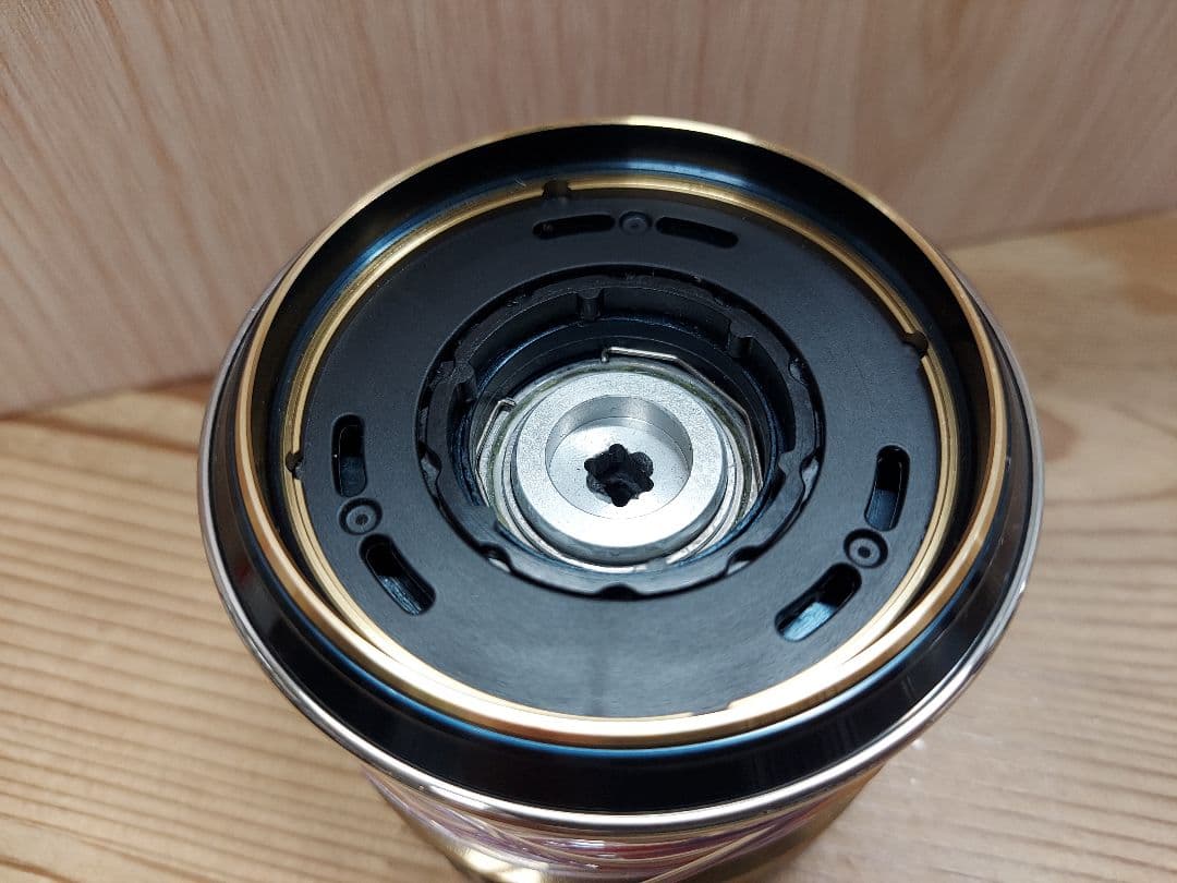 25ソルティガ8000H純正スプール