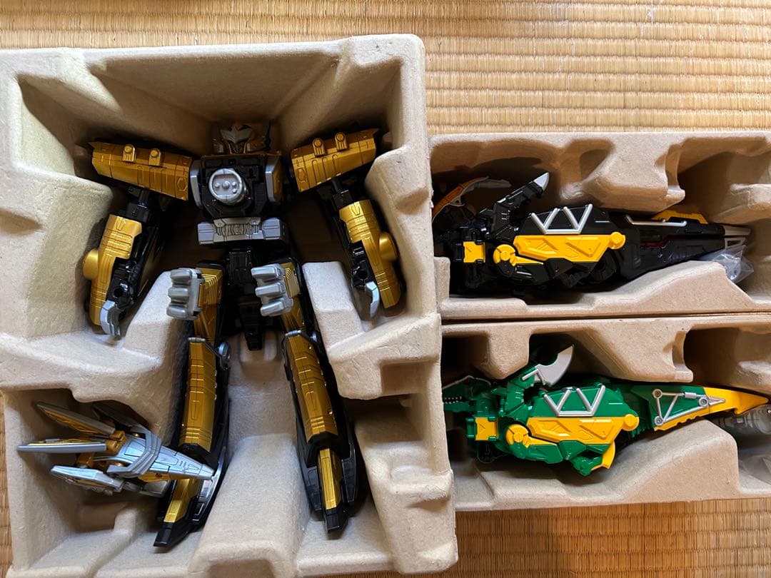 バンダイ 獣電戦隊キョウリュウジャー カミツキ合体 DXキョウリュウジン+α