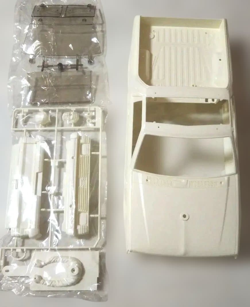 o*9様 完品⬛️未組立⬛️小鹿タミヤマッドブラスター 電動ラジコンボディパーツ