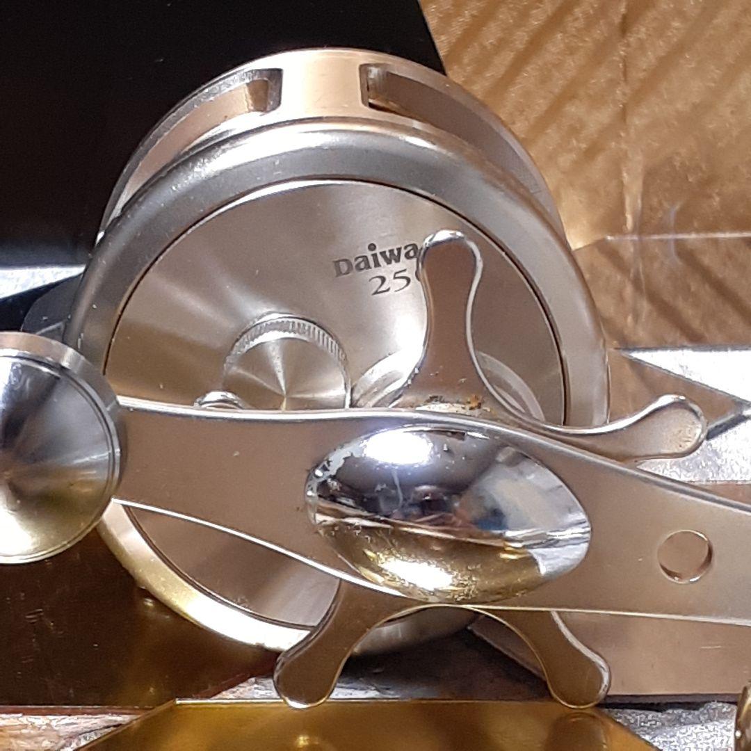 ダイワ ミリオネア CV-Z 250J ベイトリール 遠投カゴ釣り タイラバ