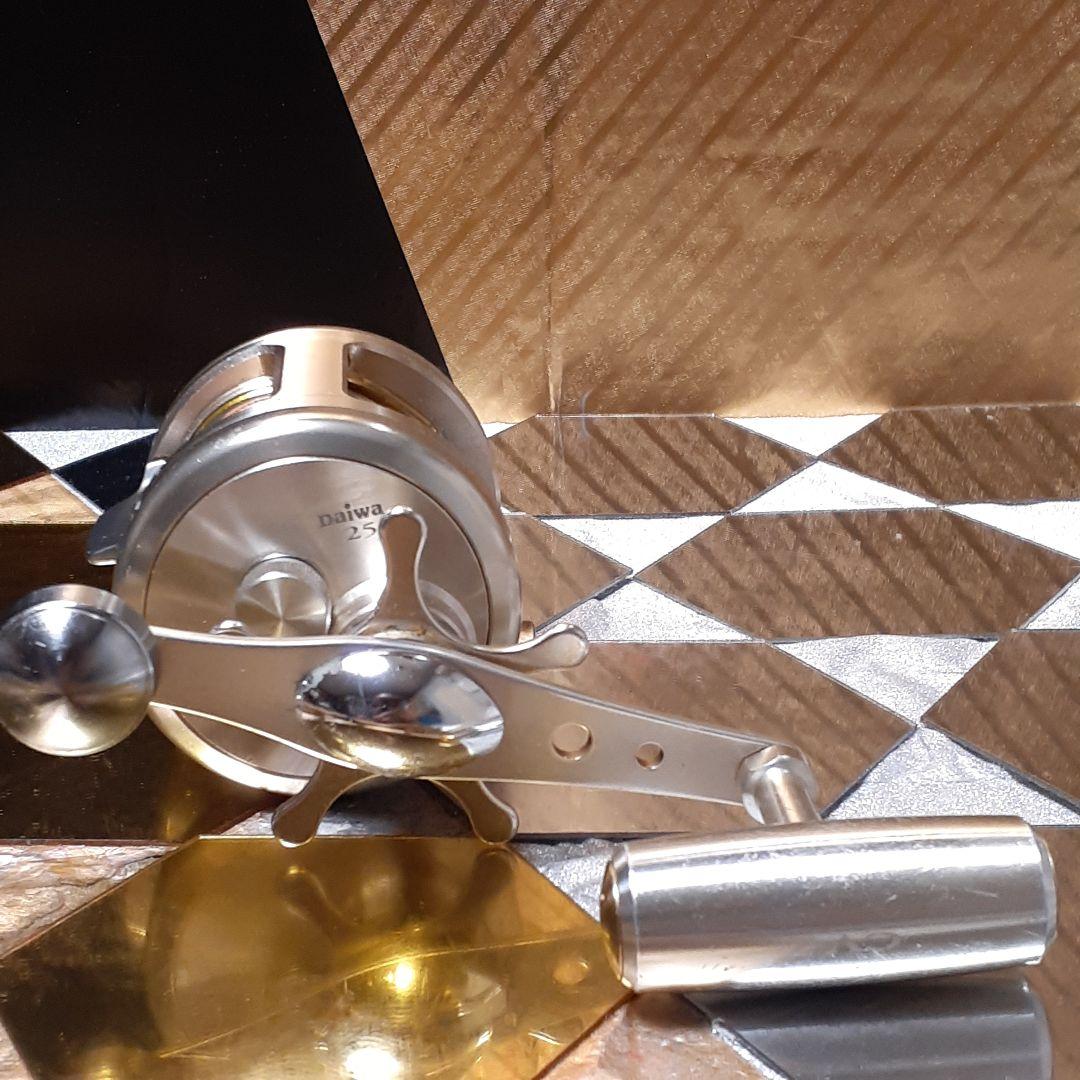 ダイワ ミリオネア CV-Z 250J ベイトリール 遠投カゴ釣り タイラバ