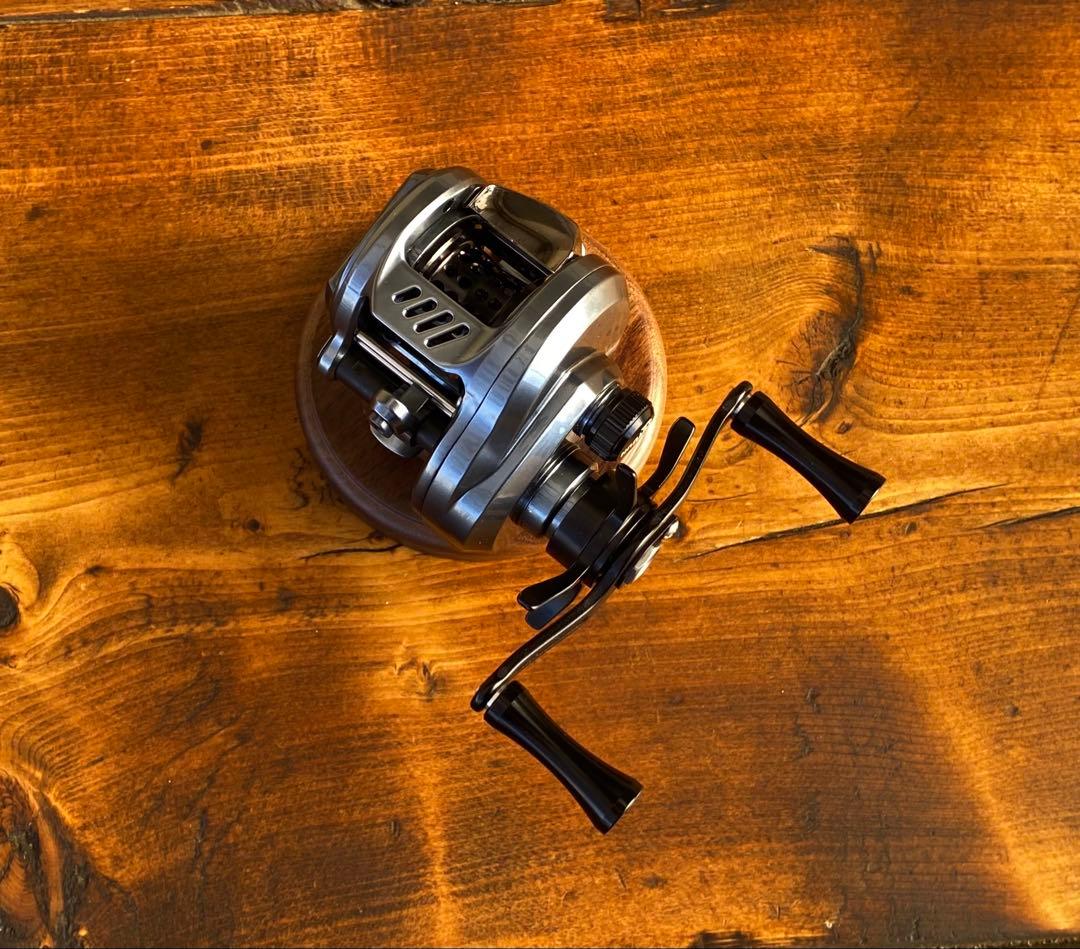 ベイトフィネス　丸型　ベイトリール　渓流釣り　バス釣り　30φ レフトハンドル