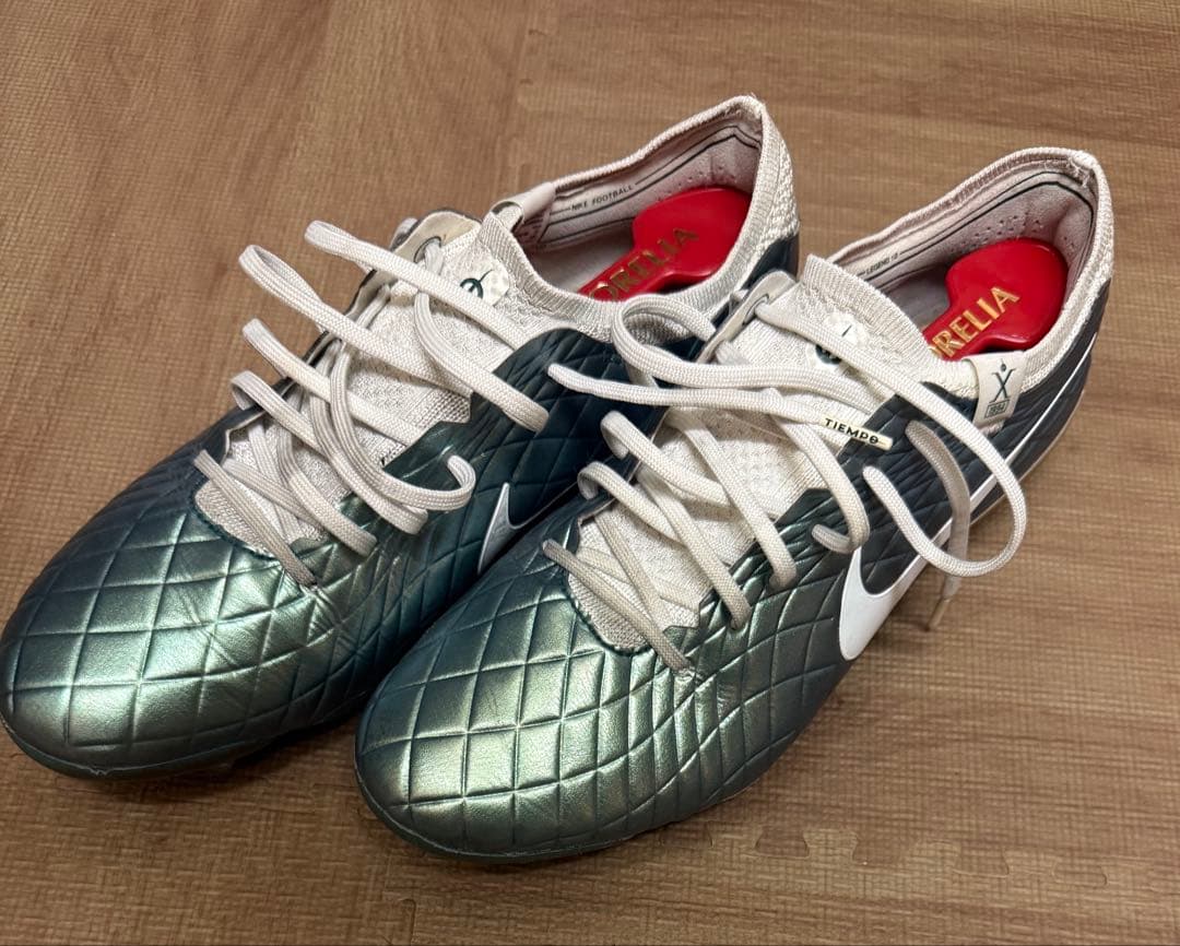 ナイキティエンポ10 FG 30周年モデル