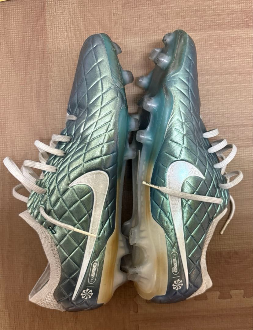 ナイキティエンポ10 FG 30周年モデル