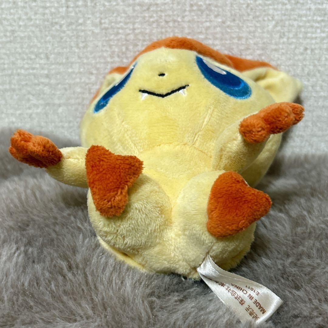 【匿名配送】希少⭐︎2011年製　ポケモン　ビクティニドール　ポケモンセンター