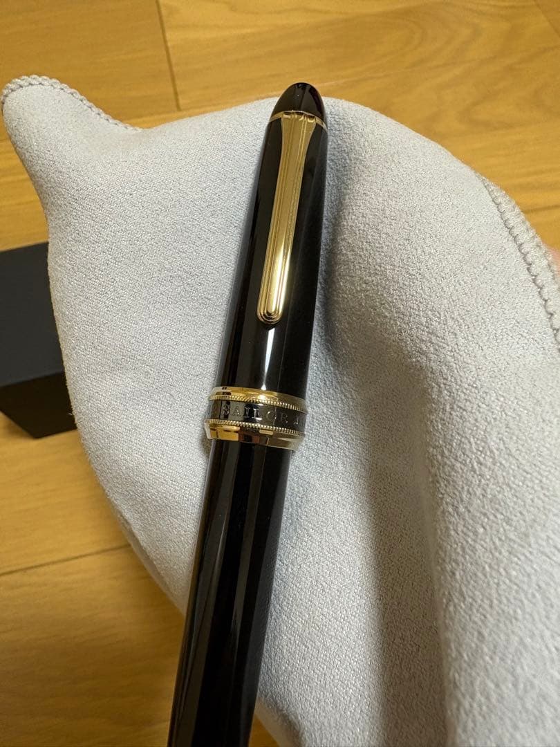 セーラー万年筆 万年筆 長刀研ぎ ゴールドトリム ブラック21K 中細(MF)