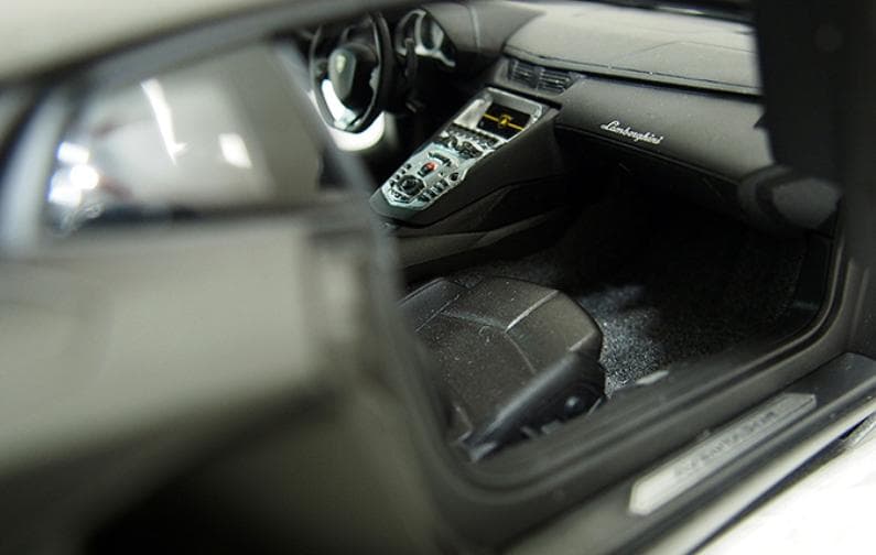 1/18 ランボルギーニ Aventador LP 700-4ミニカー完成品