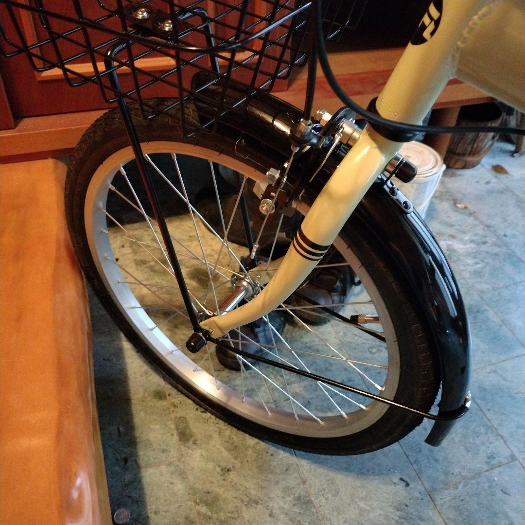 折り畳み自転車 20インチ シマノ６段変速 カゴ　ライト　チェーン　空気入れ