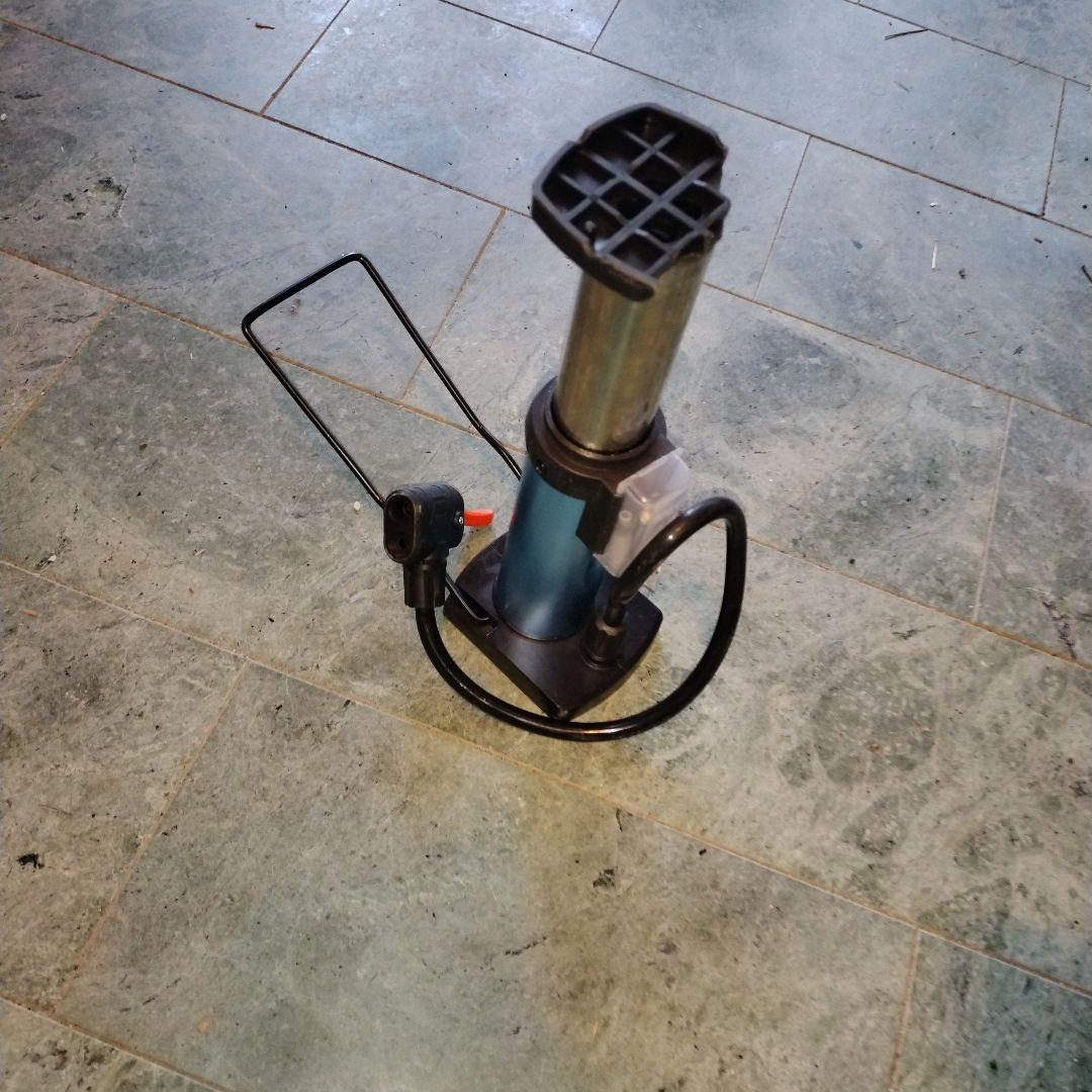 折り畳み自転車 20インチ シマノ６段変速 カゴ　ライト　チェーン　空気入れ