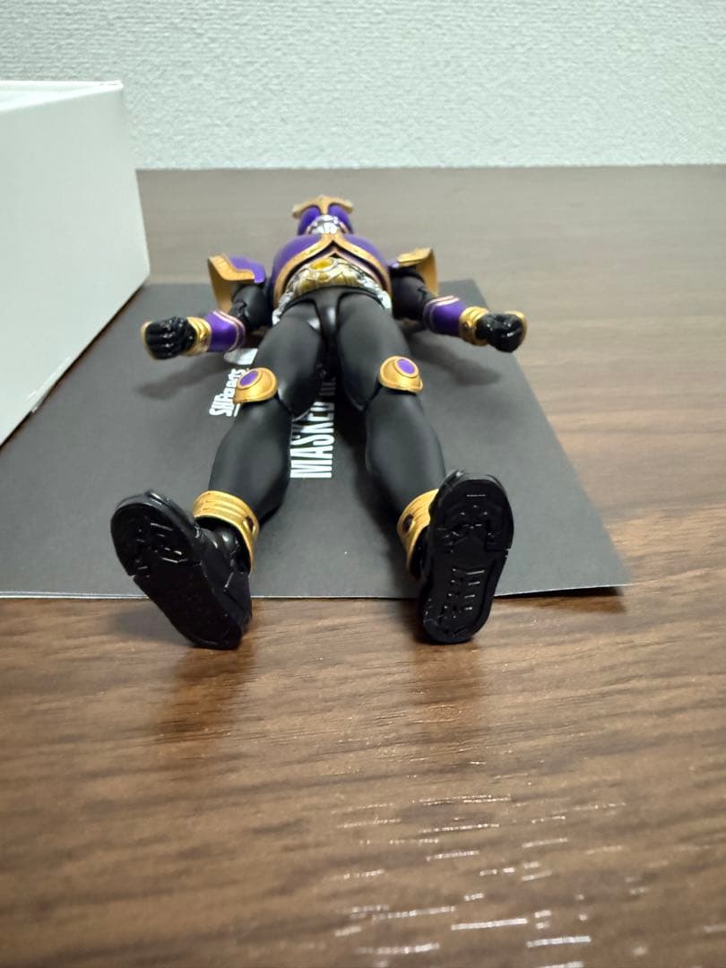 真骨彫　仮面ライダークウガ　ライジングタイタン