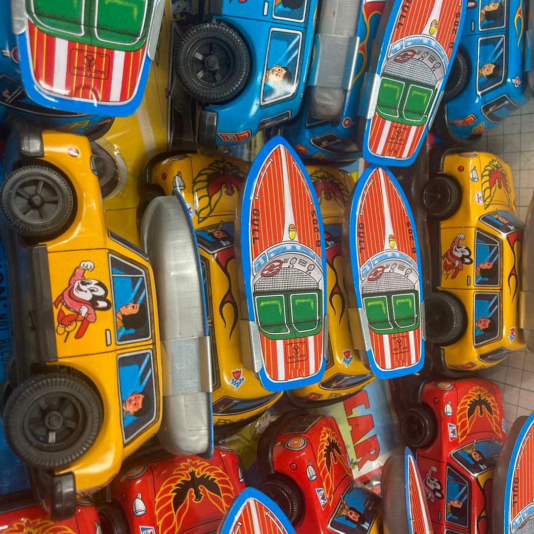 1970〜71年にミニクーパーのマイティマウスプリントのバケーションボートセット