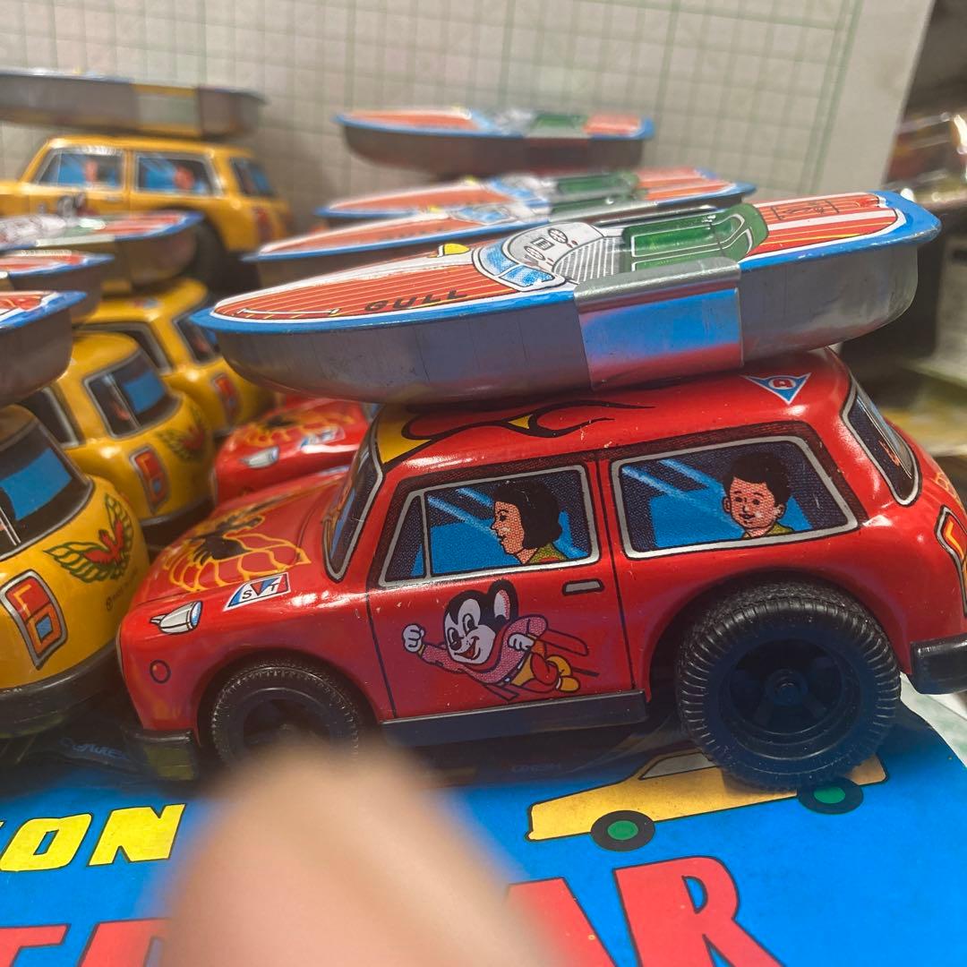 1970〜71年にミニクーパーのマイティマウスプリントのバケーションボートセット