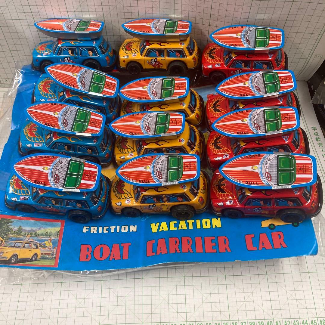 1970〜71年にミニクーパーのマイティマウスプリントのバケーションボートセット