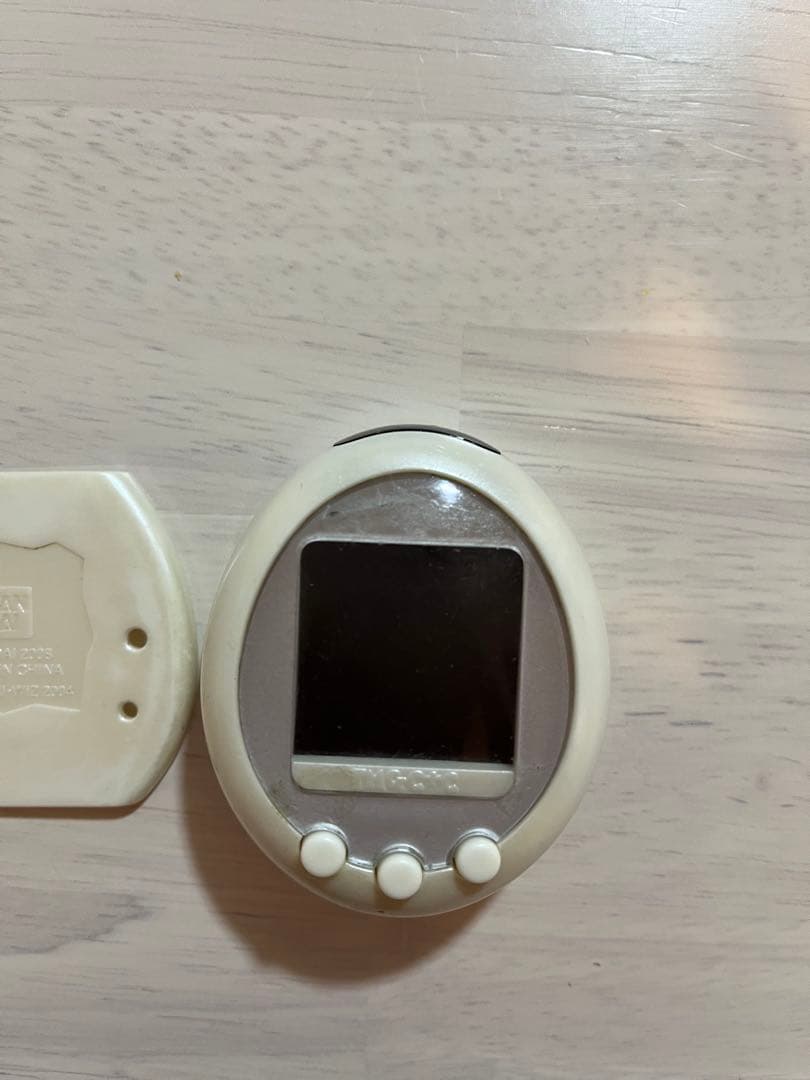 たまごっちプラスカラー　ジャンク品　ホワイト