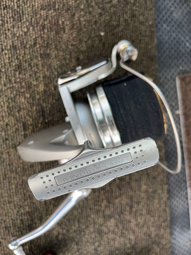 シマノ　SHIMANO スーパーエアロテクニウム（右）