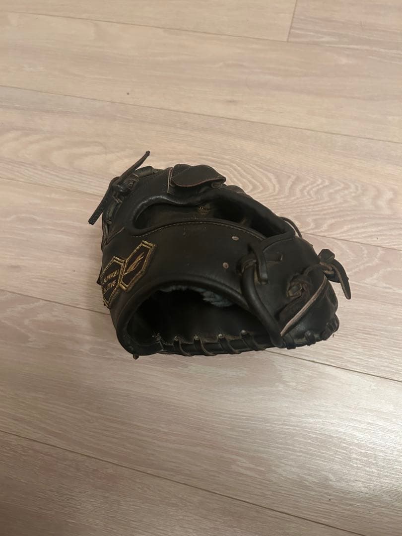 JUNKIE 黒 硬式グローブ