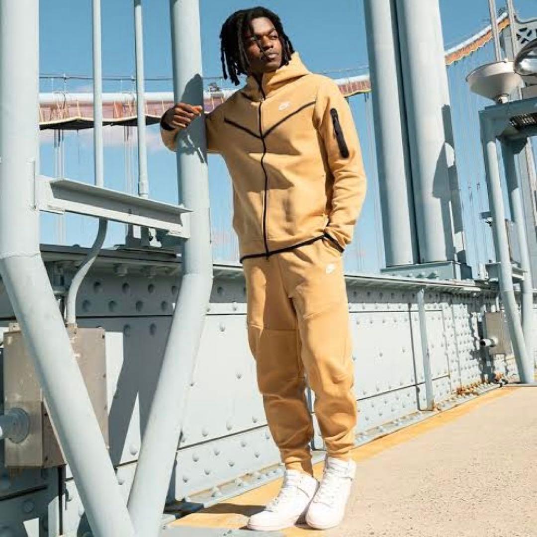 新品 Nike Tech Fleece Gold/Sail XL セットアップ