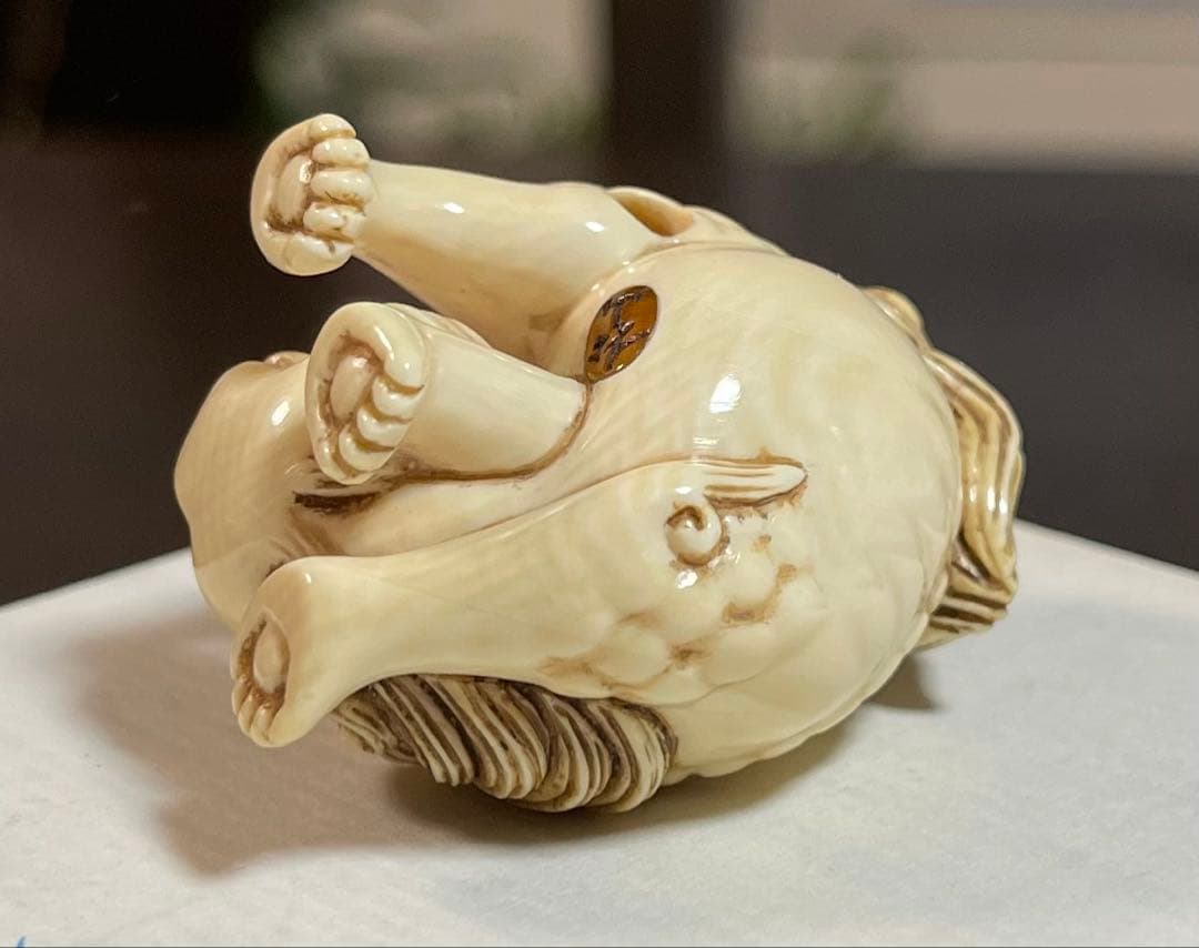 『獅子』 根付 　　（提げ物 /緒締め /帯留め /Netsuke）