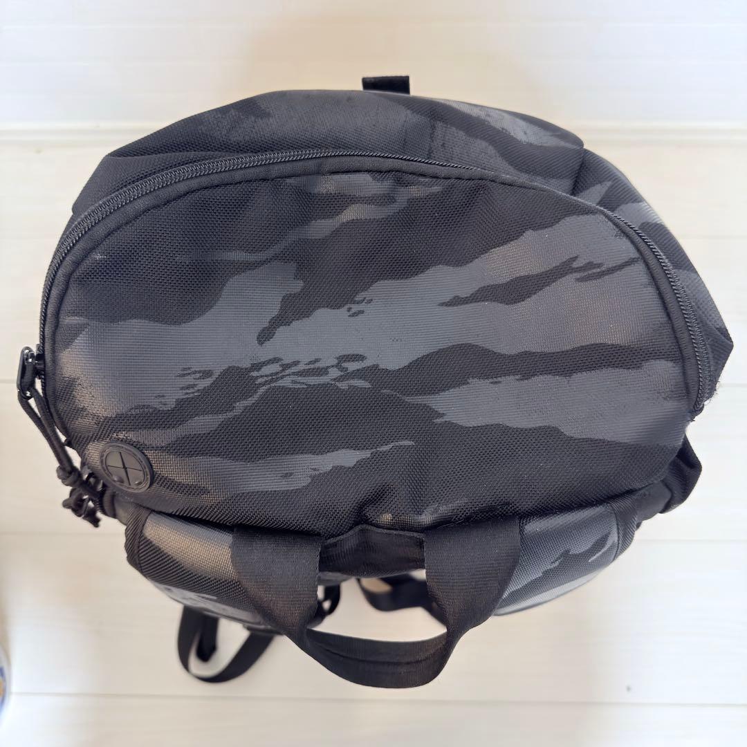 【美品】ヤクルトスワローズ NEWERAコラボリュック swallowsブラック