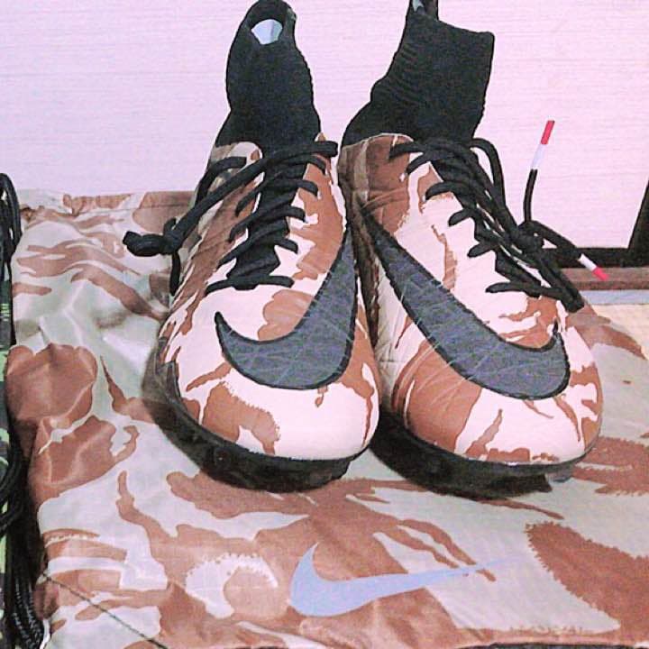 シューズ NIKE HYPERVENOM PHANTOM ll SE FG