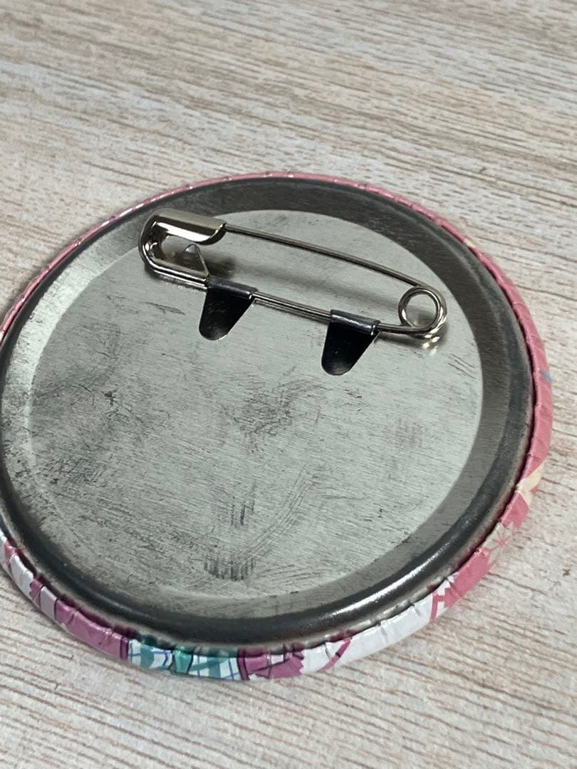 ゆるキャン　渋谷マルイ 缶バッジ 各務原なでしこ　みんなで冬キャン！