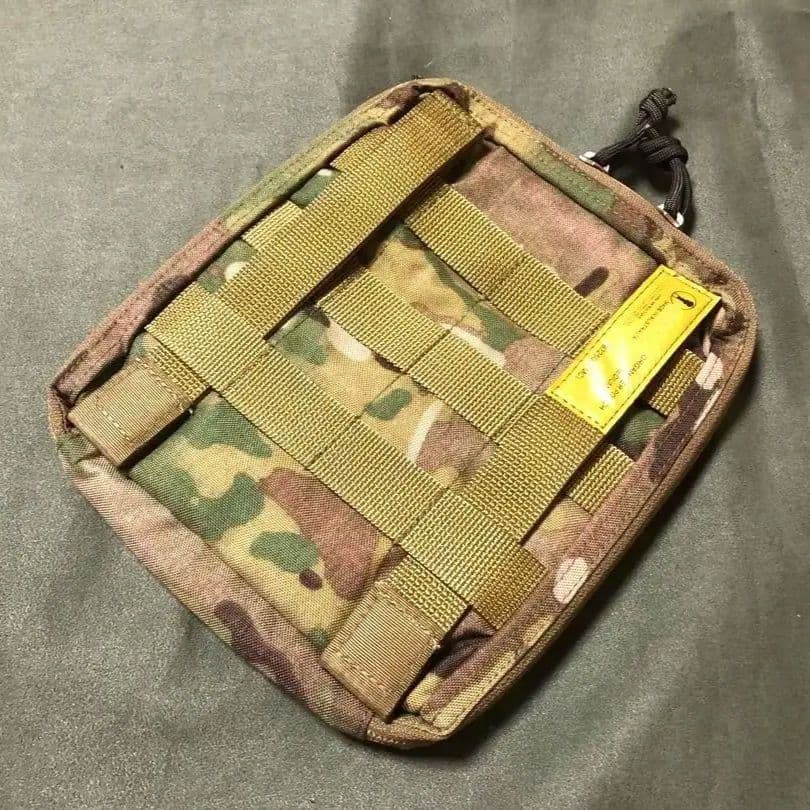 【実物】【絶版品】 アドミンポーチ　マルチカム