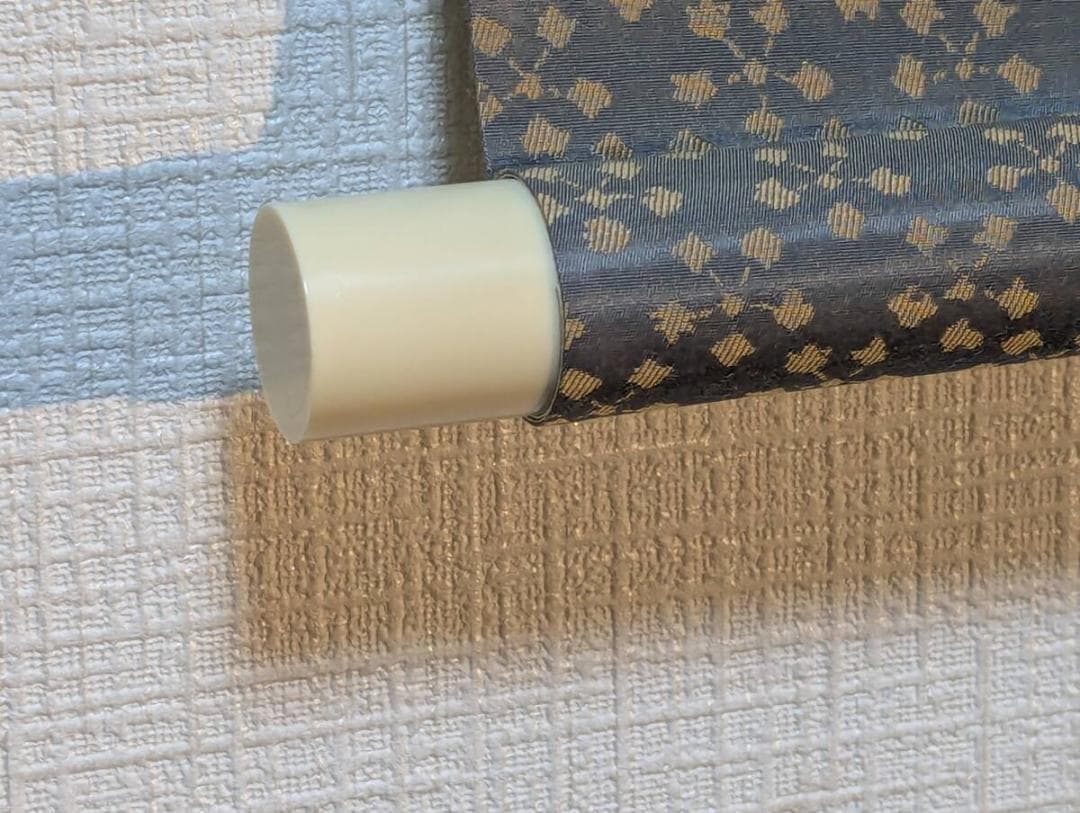 【真作】掛軸　幽玄なる水墨掛軸　小舟と霧立つ山並みの風景　合箱入　S114