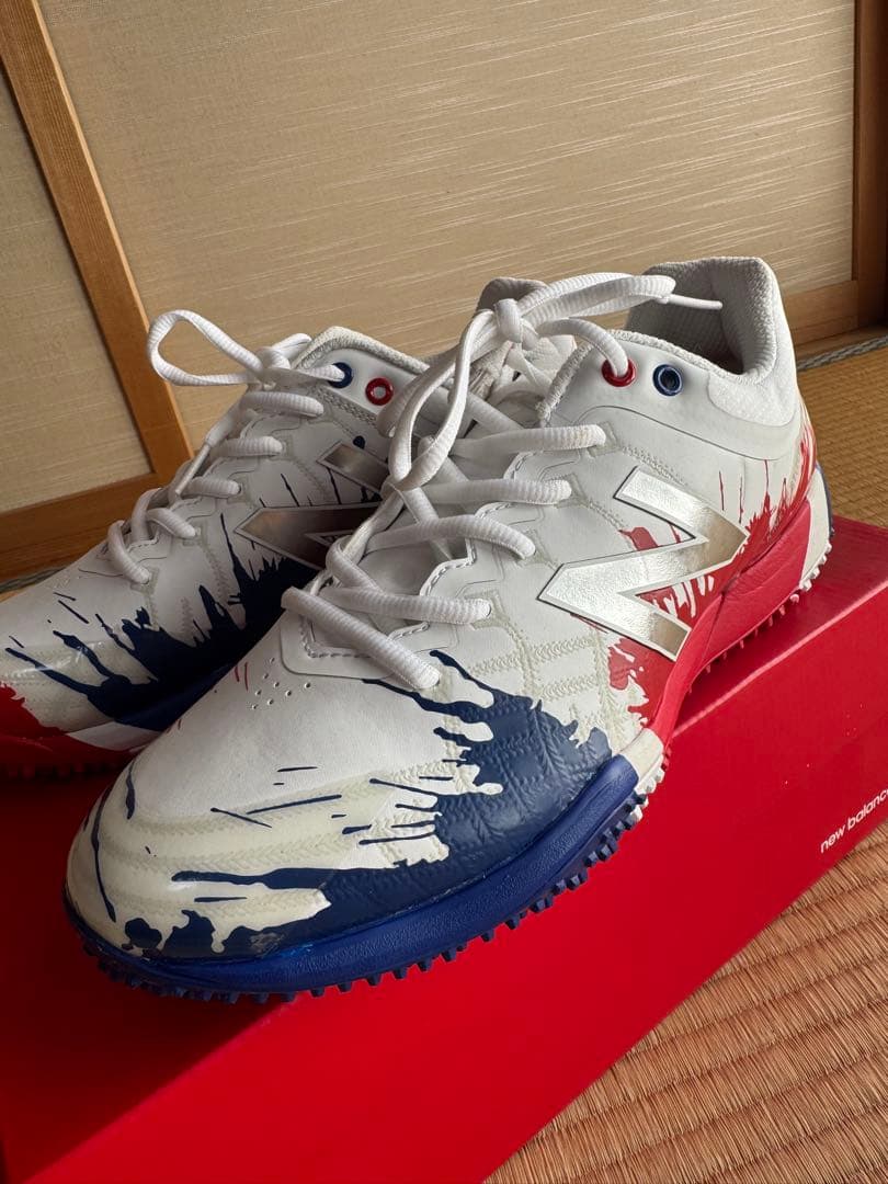 【新品未使用】ニューバランス　野球　トレーニングシューズ