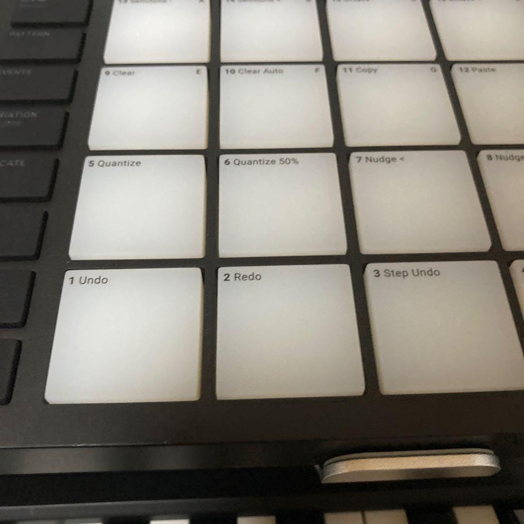 【中古美品】MASCHINE MIKRO MK3