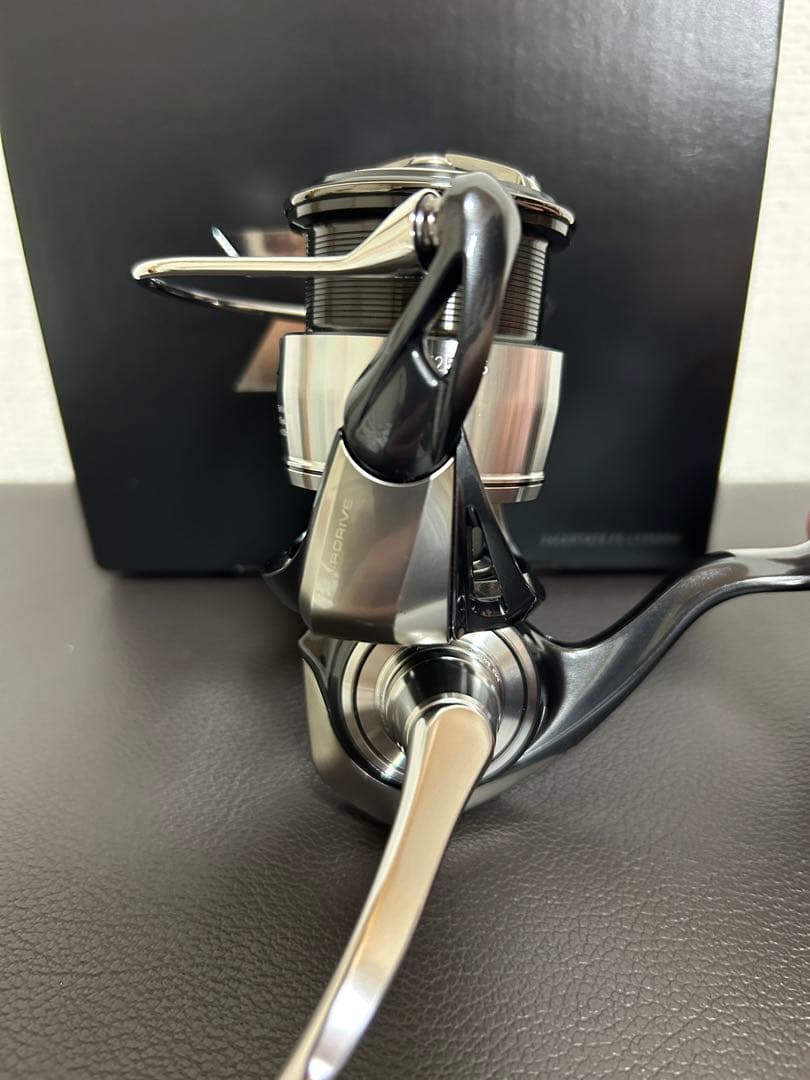 24セルテート FC LT2500S (SLP Iシェイプウッドノブ黒檀)ダイワ