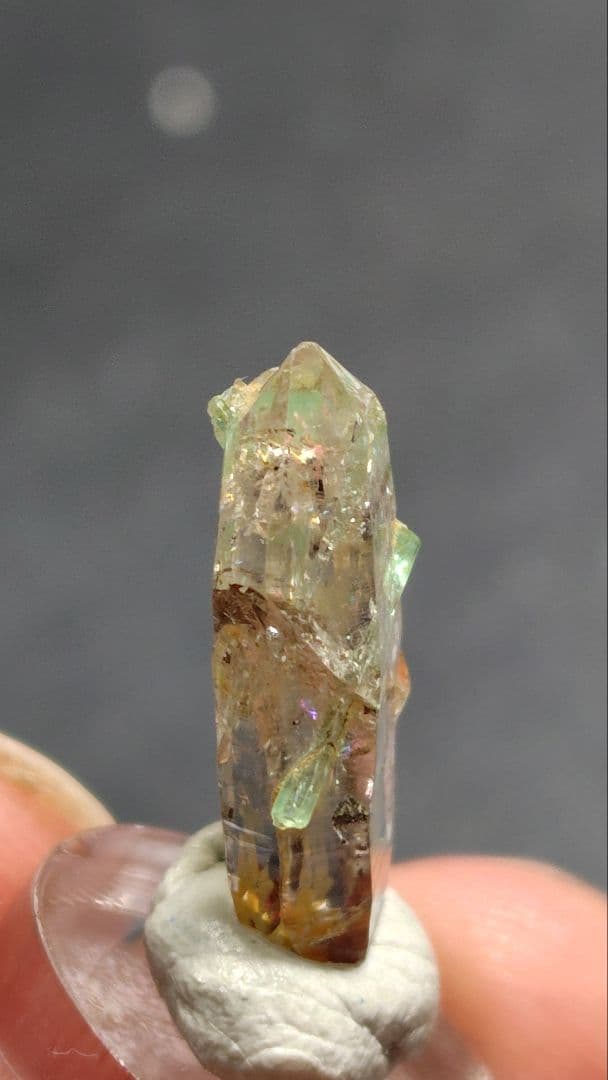 エメラルド・インクルージョン水晶　アフガニスタン産　1071