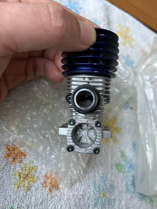 ラジコンエンジン　OSエンジン12TGとマフラーセット