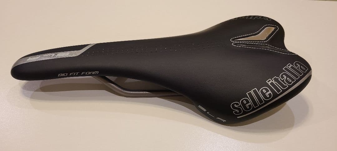 セライタリア　selle italia SLR サドル