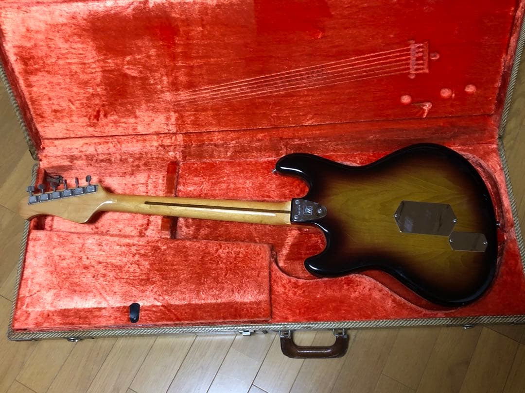 貴重品!　MusicMan　StingRayⅡ With T.S.Vibrato