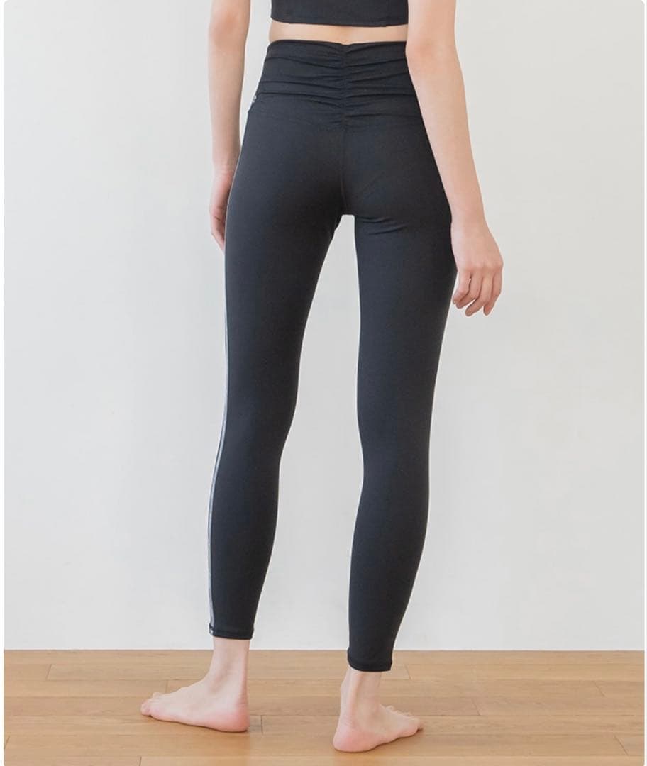 【SUKALA】バックギャザーレギンス　M 新品未使用