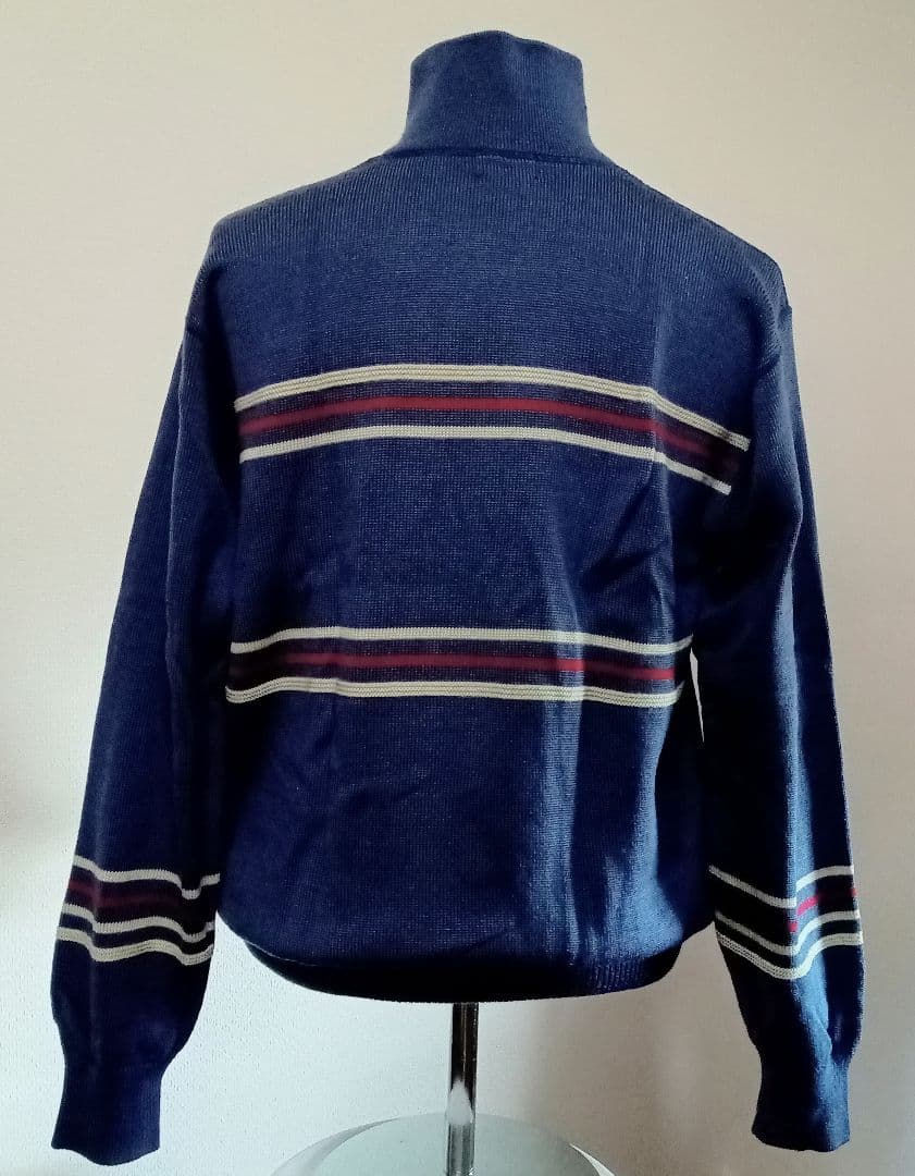 未使用パーリーゲイツ　ハイネックセーター　サイズＬ　日本製　冬プレーも温かい衿元