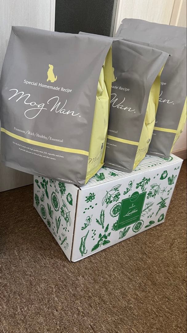 ★新品未開封　モグワン　ドッグフード　３袋★