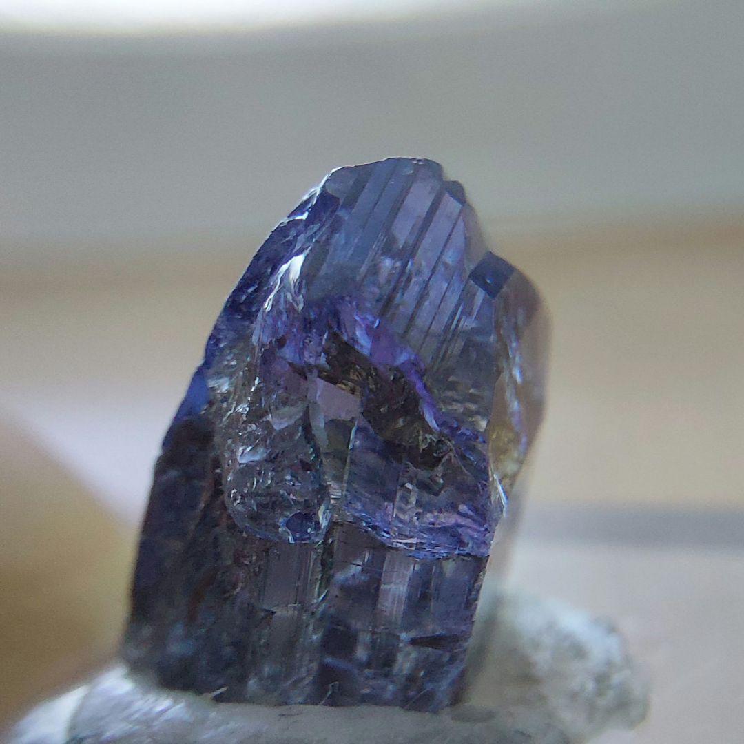 タンザナイト 灰簾石 バイカラー 非加熱 0.7cm×0.7cm×1cm