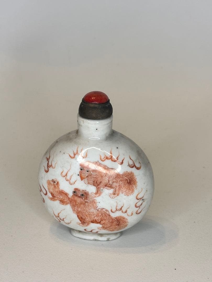 希少品 ！中国 赤絵 獅子文 鼻煙壺 乾隆年製底款 時代物 骨董品 コレクション