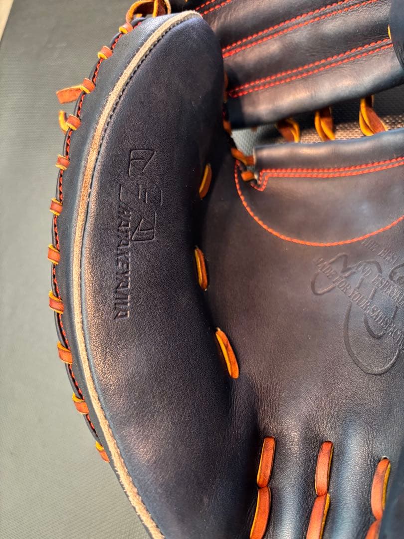 美品　ハタケヤマ硬式キャッチャーミット　40周年限定　M９