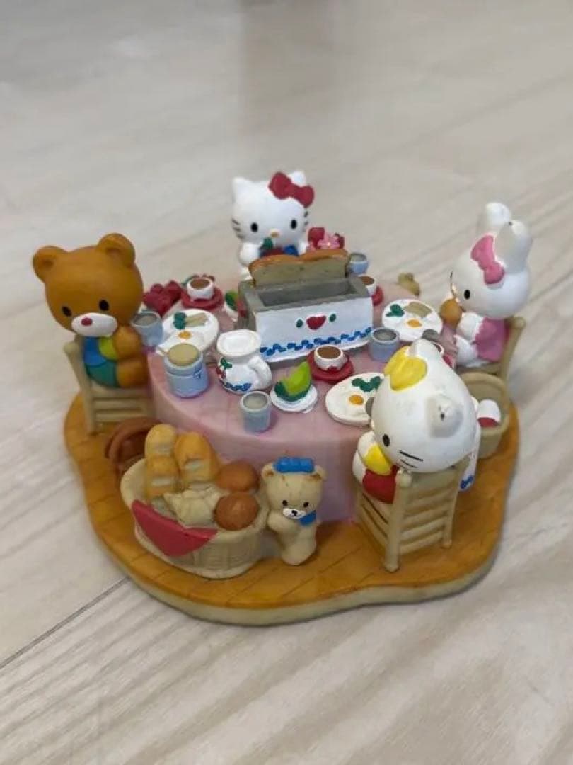 ハローキティ お茶会 貯金箱