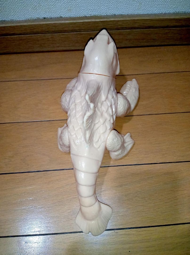 マルサン　エビレオン　ソフビ　未塗装