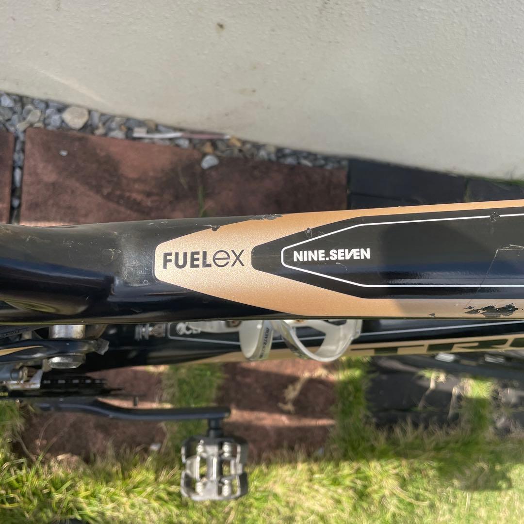 トレック フューエル EX 9.7 OCLVカーボン